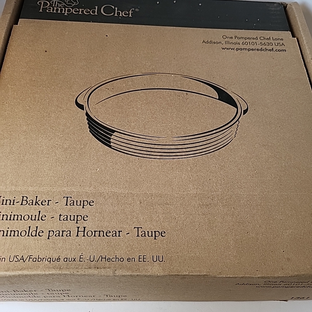 Pampered Chef Taupe Mini Baker New In Box - Picture 4 of 4